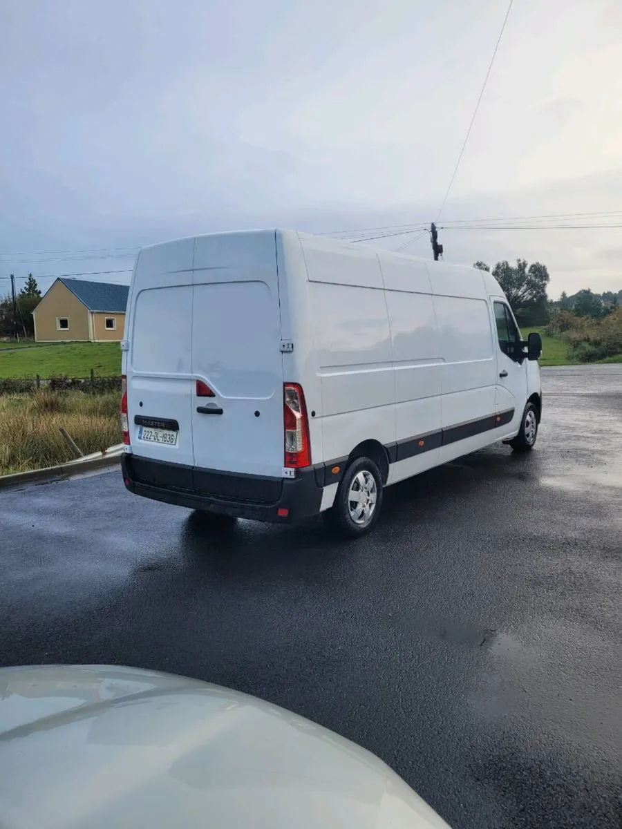 2022 renault master lwb - Image 4