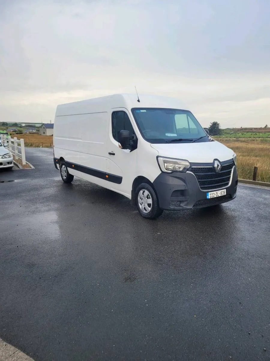 2022 renault master lwb - Image 1