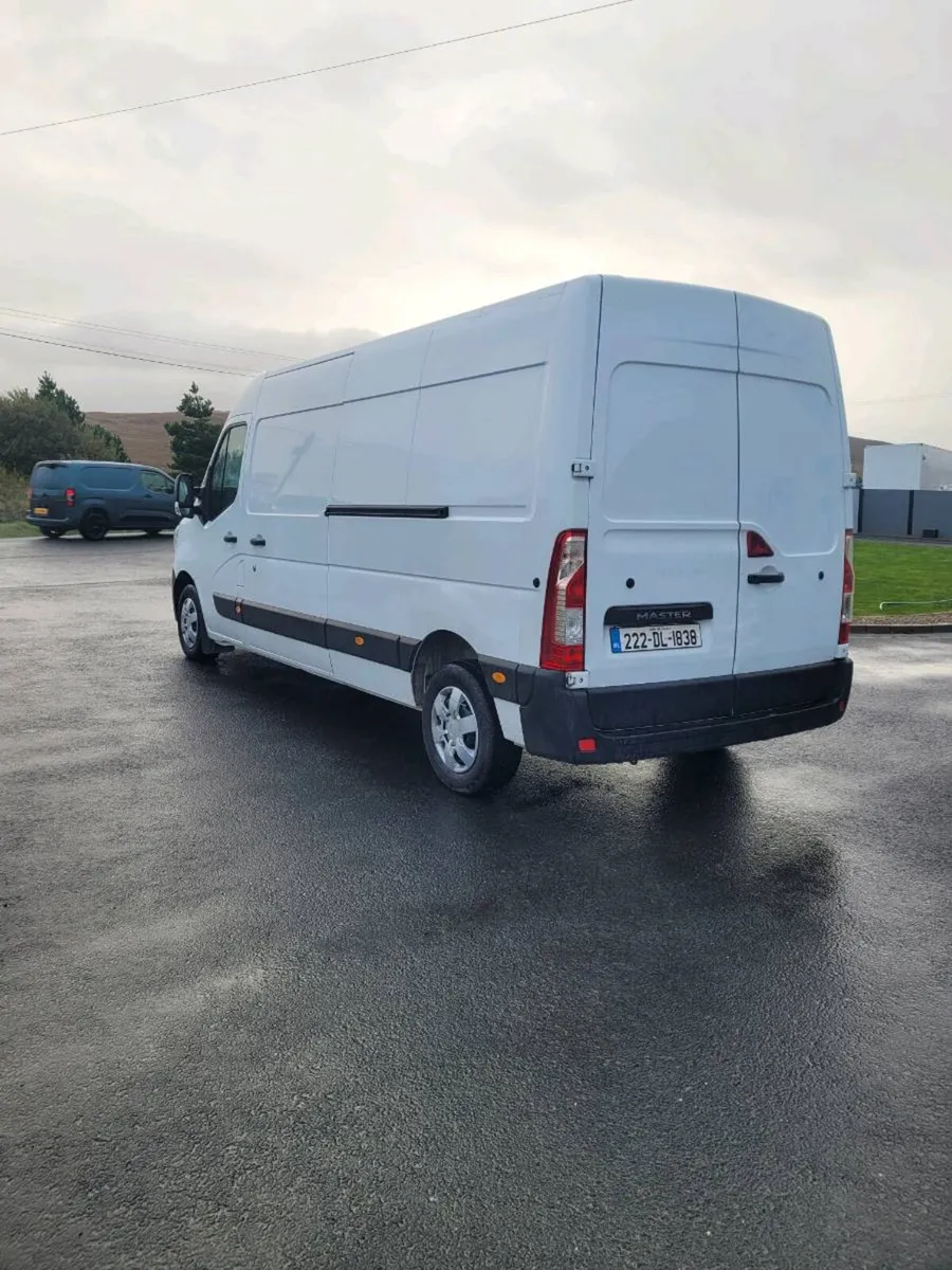2022 renault master lwb - Image 3
