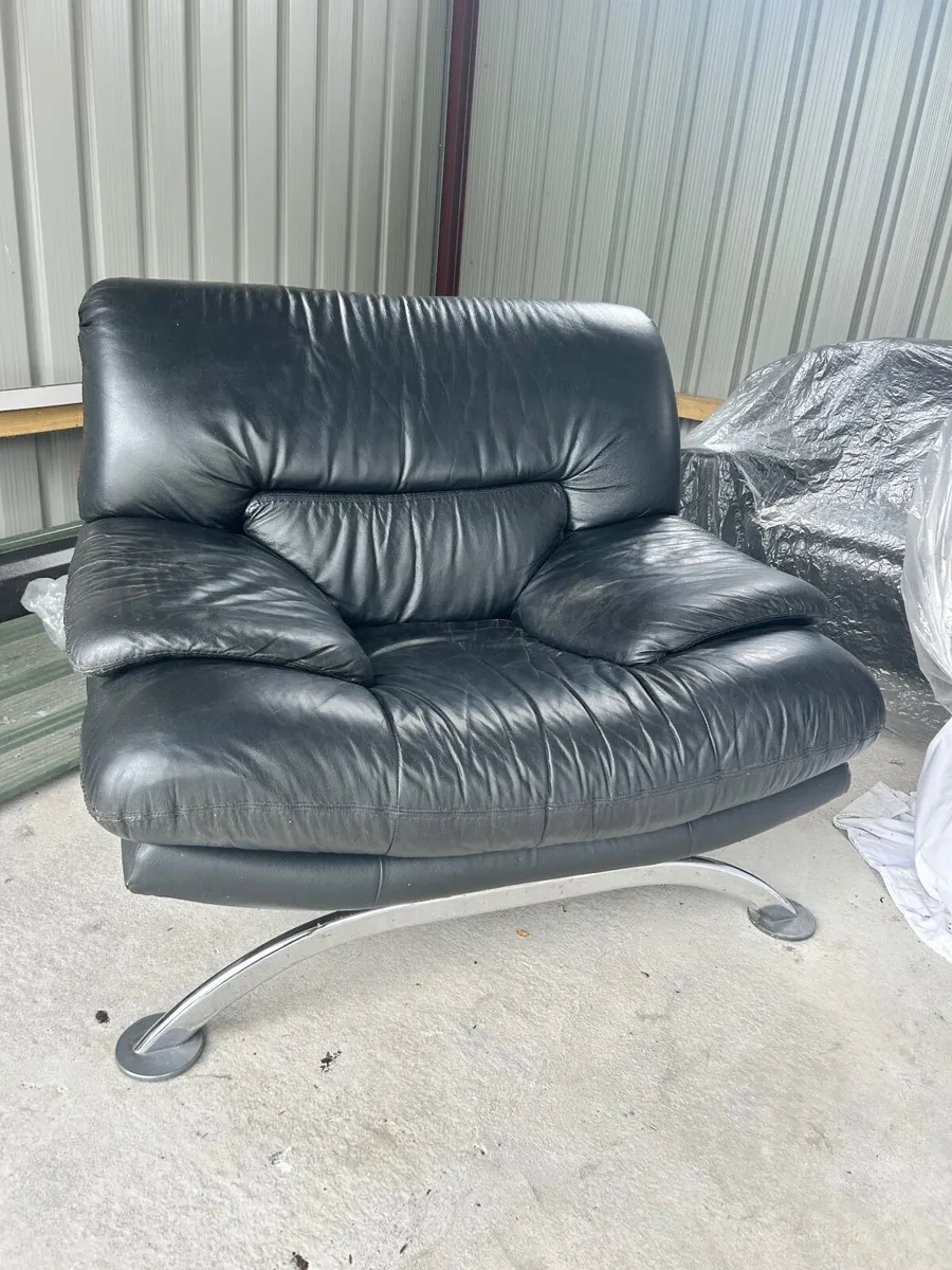 Chair and couch - Image 4