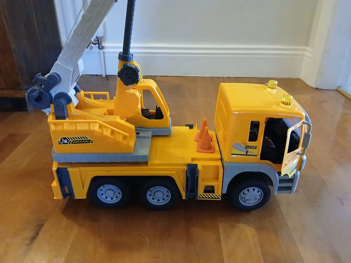 Large crane and bin truck - Image 3