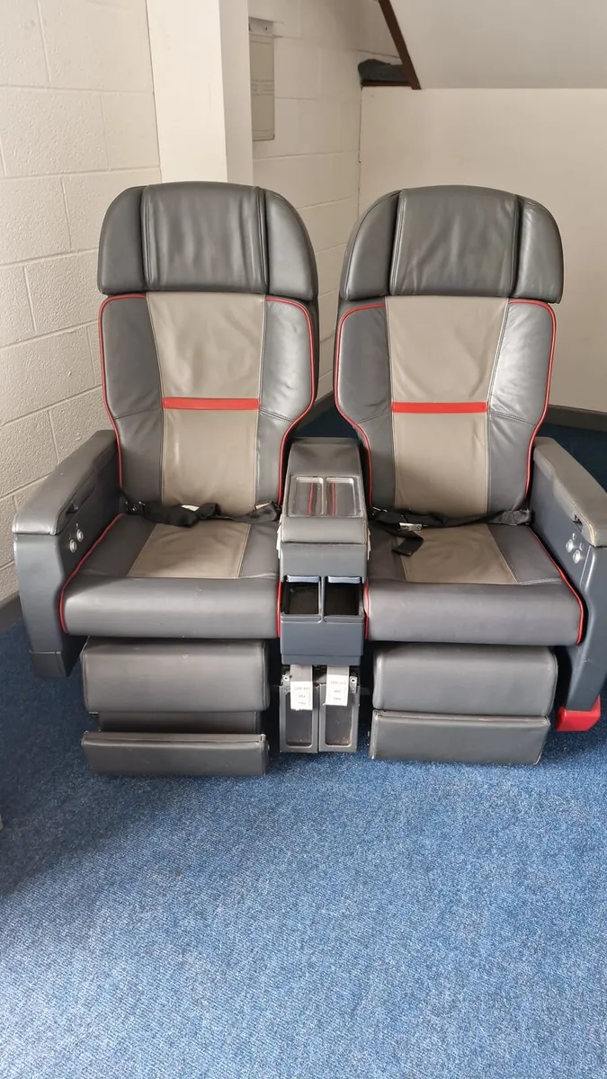 TAP Air Portugal Business Class Recliner Seats Gen - Image 4