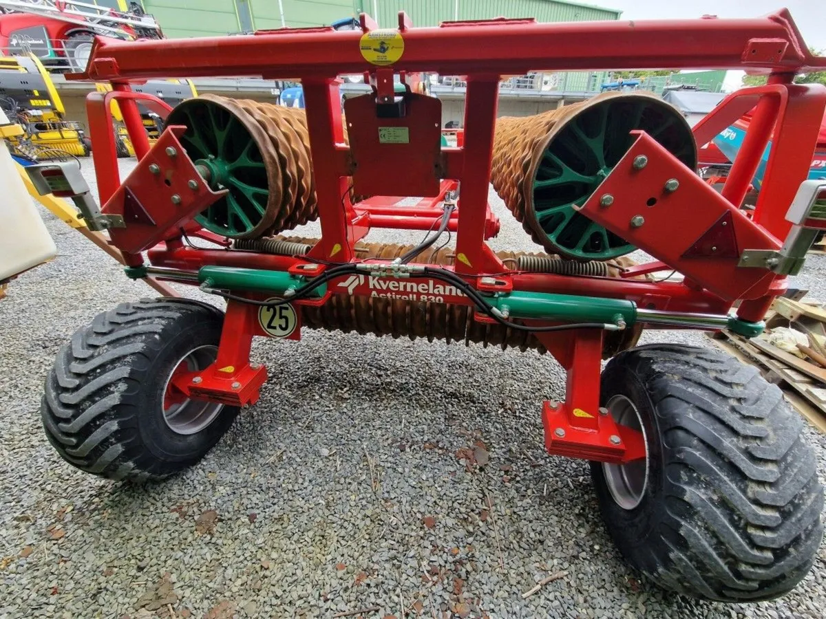 KVERNELAND ACTIROLL 830 - Image 3