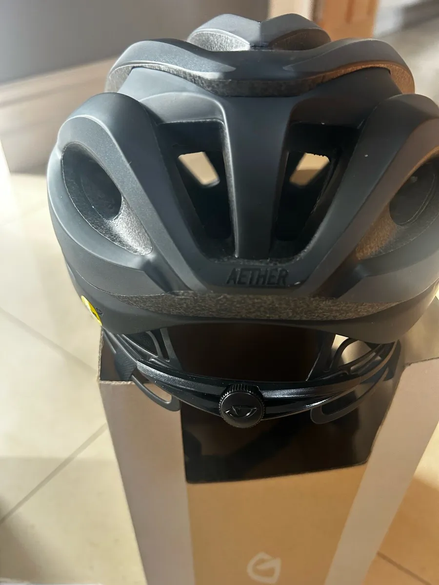 Cycling helmet - Image 2