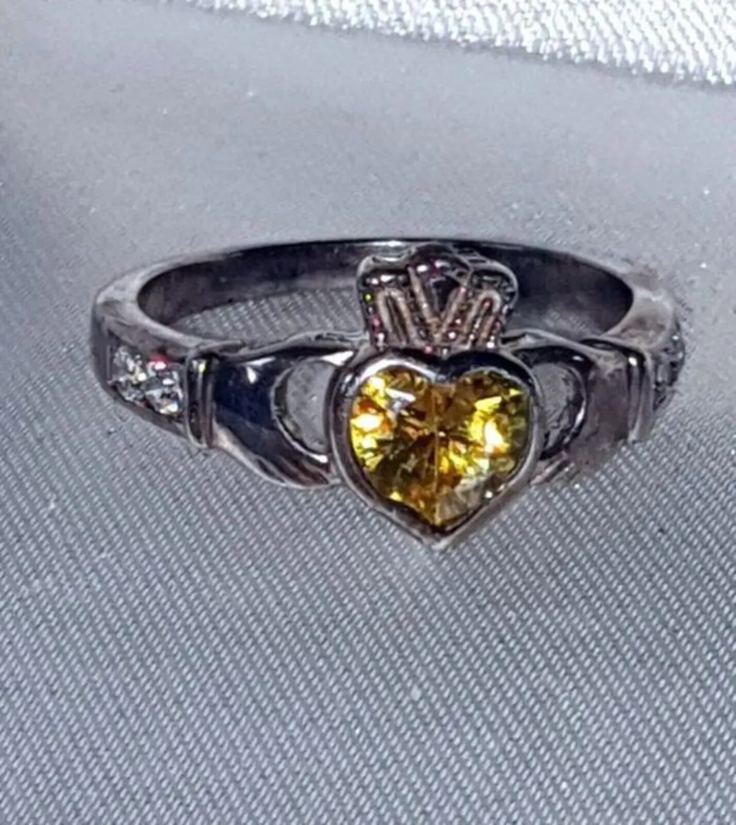 Vintage Sterling Silver Topaz Claddagh Ring - Image 3