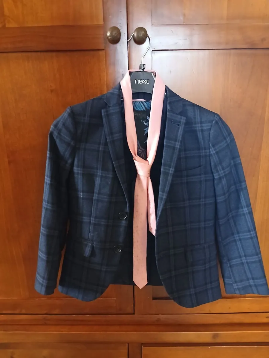 Boy's suit - Image 3