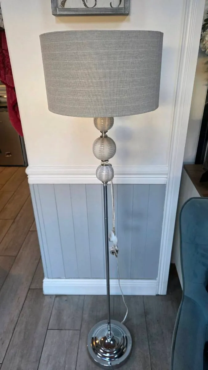 Tall floor lamp - Image 2