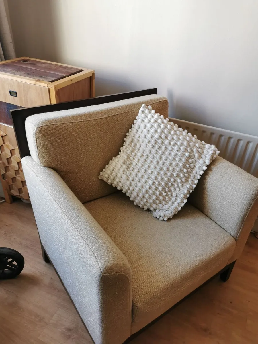 2 Armchairs - Image 1