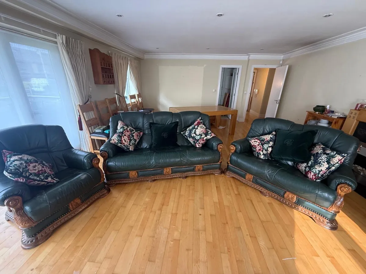 Suite of furniture - Image 2