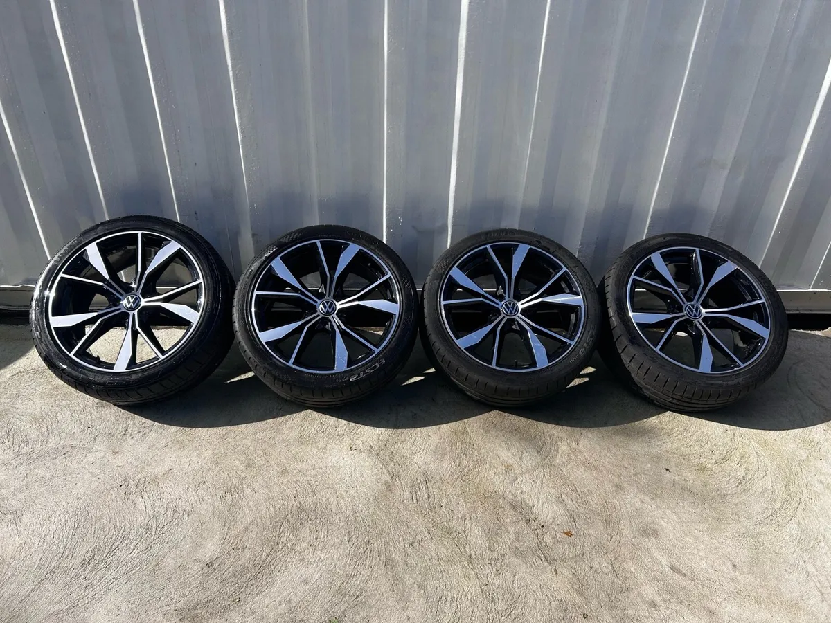 Genuine Volkswagen R-Line Misano 20” Alloy Wheels - Image 2
