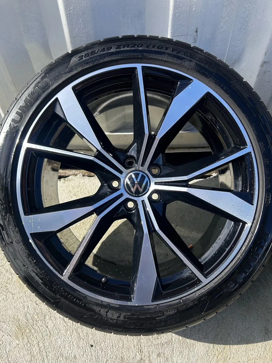 Genuine Volkswagen R-Line Misano 20” Alloy Wheels - Image 3