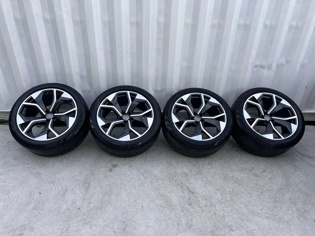 Genuine Audi Q8/SQ8 RS Q8 21” Alloy Wheels - Image 2