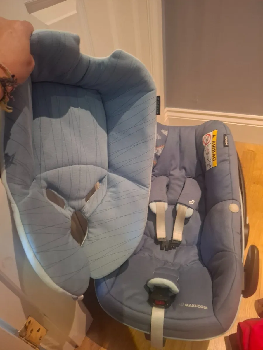 Car Seat - Image 2