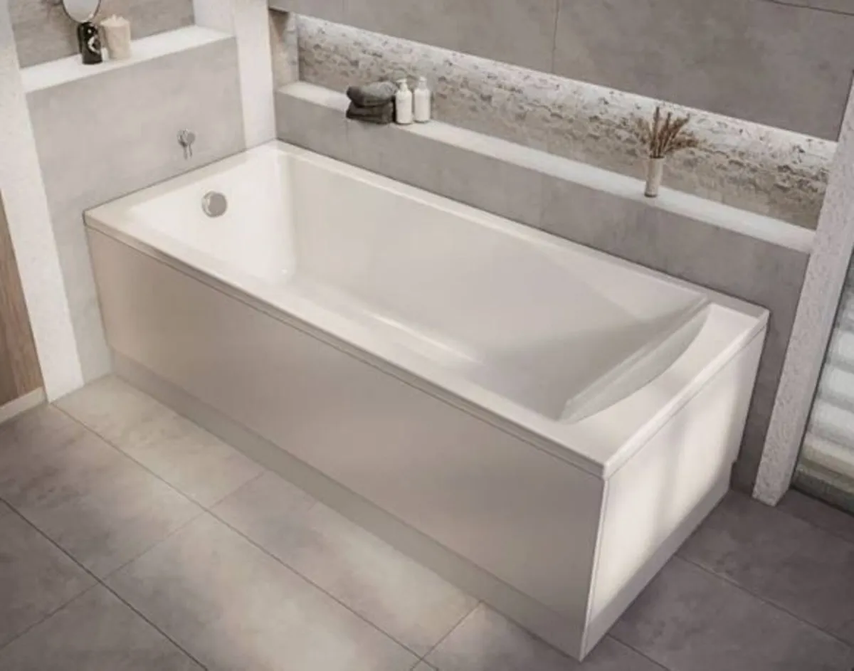 Brand New Bath 1600 x 700mm Still in Packaging