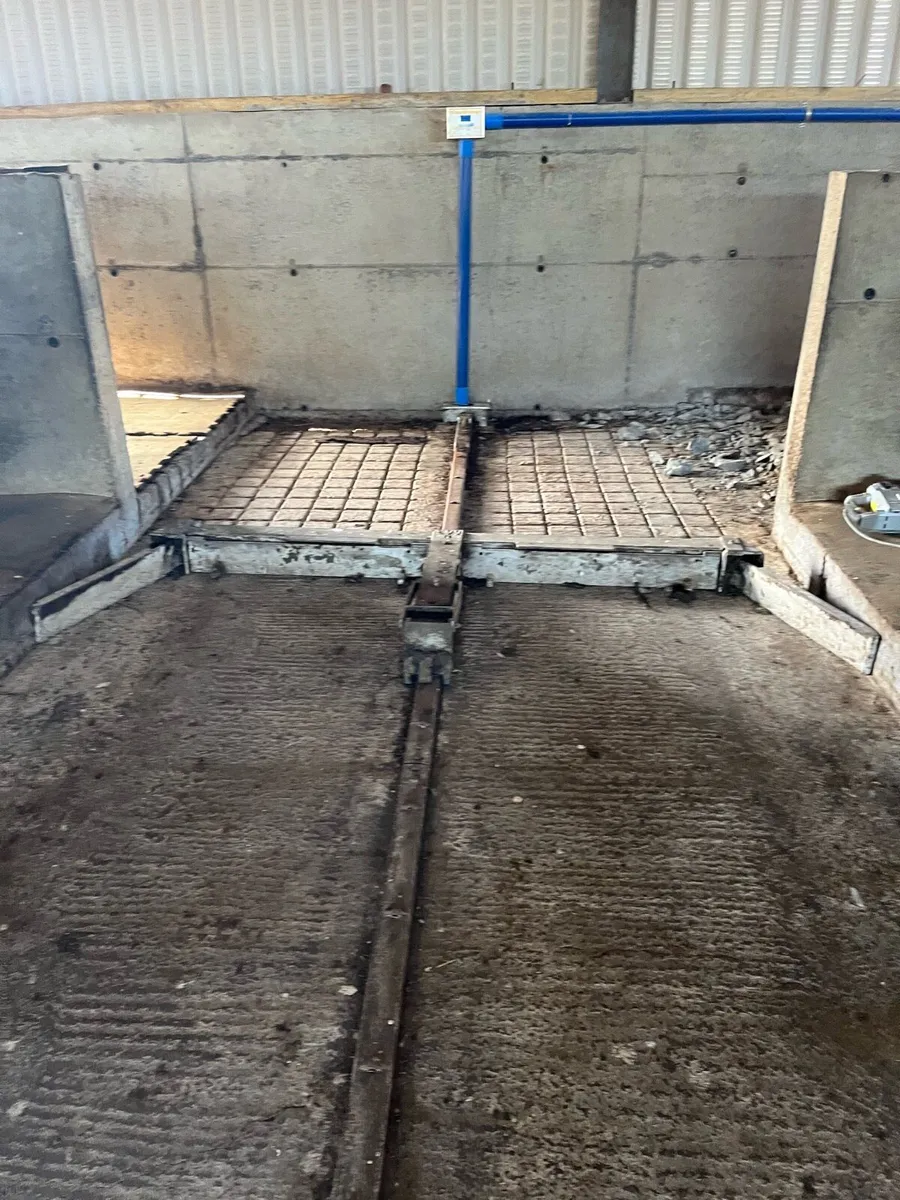 Dairymaster Passage Scrapers - Image 3
