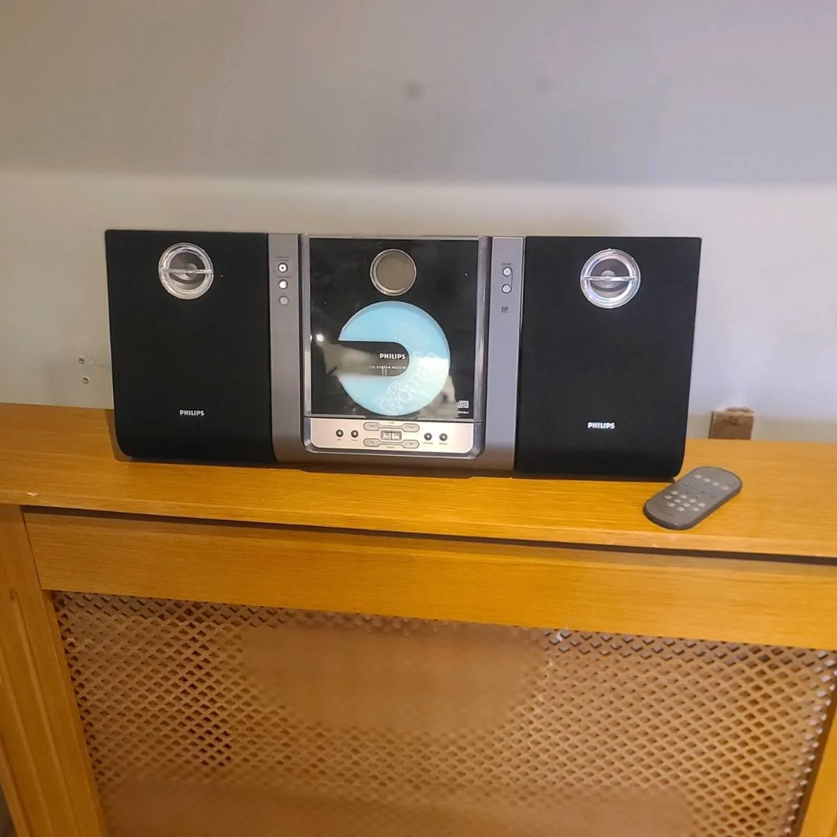 Philips CD and radio - Image 1