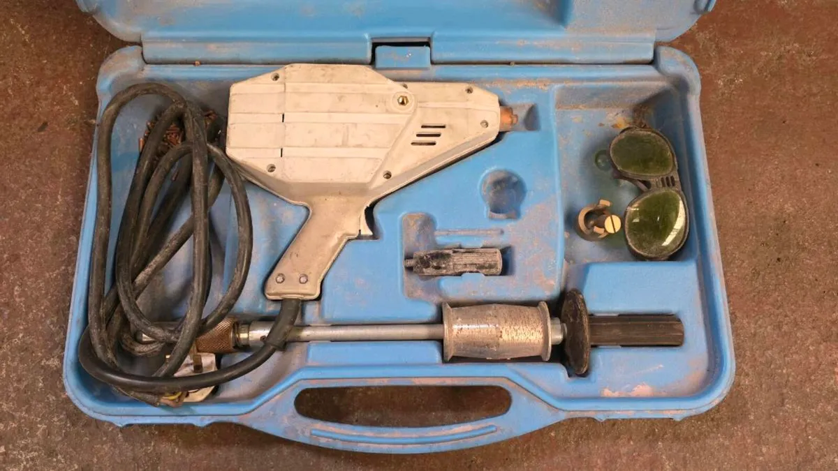 Stud Welding Puller Kit - Sealey SR20 - Image 1