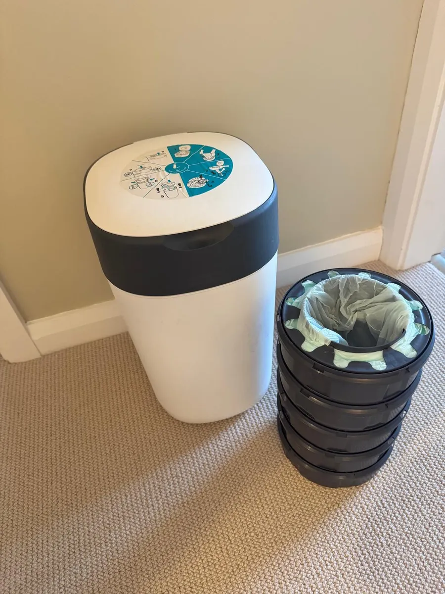 Tommee Tippee Twist & Click Nappy Bin + 6 Refills - Image 4