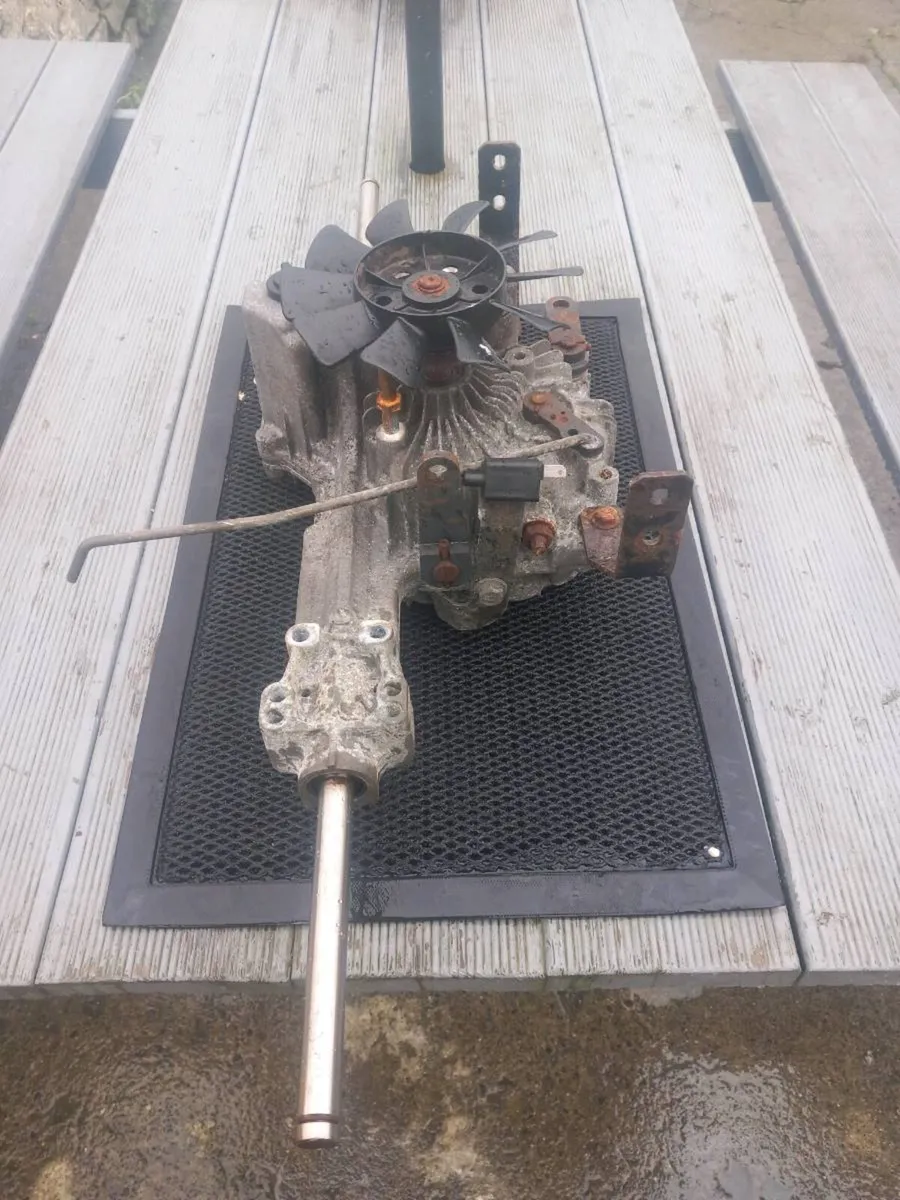 John deere L118 hydrostatic transmission for sale - Image 4