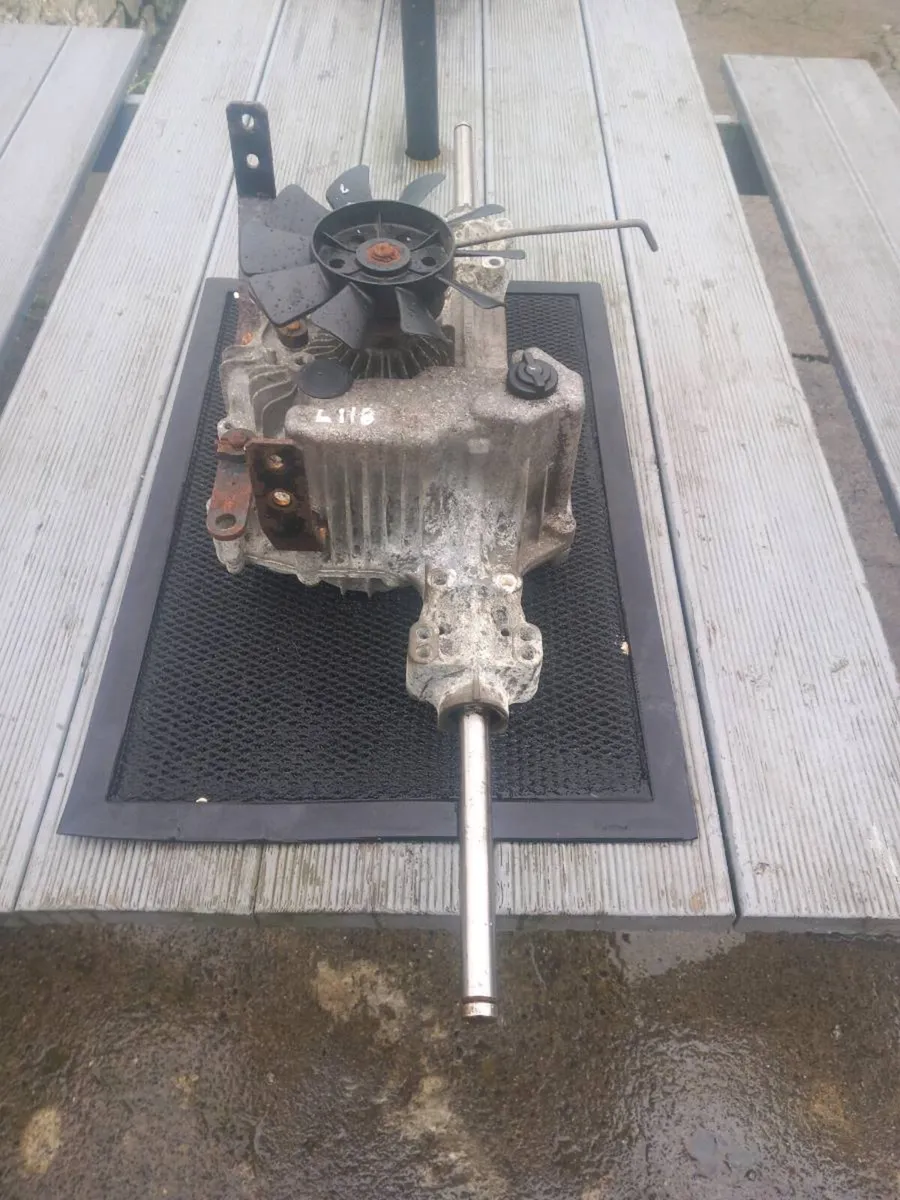 John deere L118 hydrostatic transmission for sale - Image 2