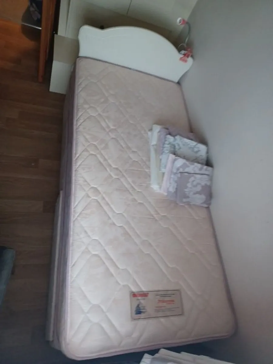 Single bed with headboard and double drawer divan.3 sets of bed clothes and mattress protector, barely used. - Image 1