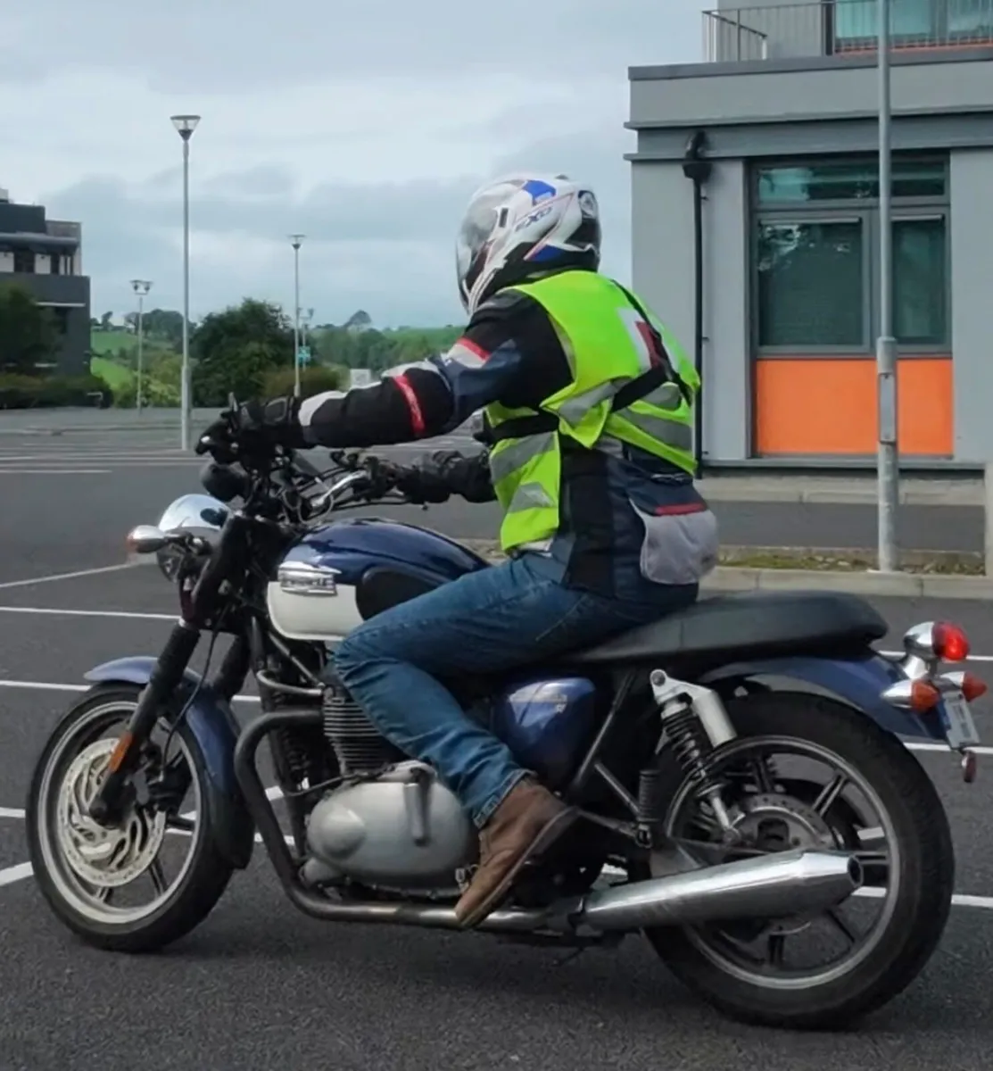 2011 Triumph Bonneville SE 865cc | 42,500km - Image 2