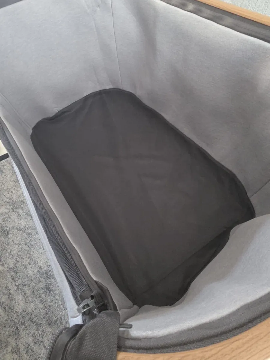 Maxi-Cosi Iora Co-Sleeper Crib - Image 4