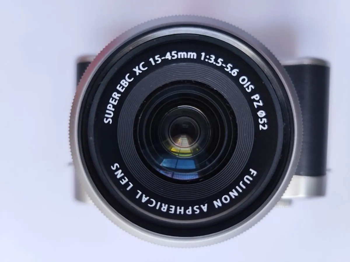 Fujifilm X A5 Mirrorless Camera,15 45mm Lens, Excellent Condition - Image 1