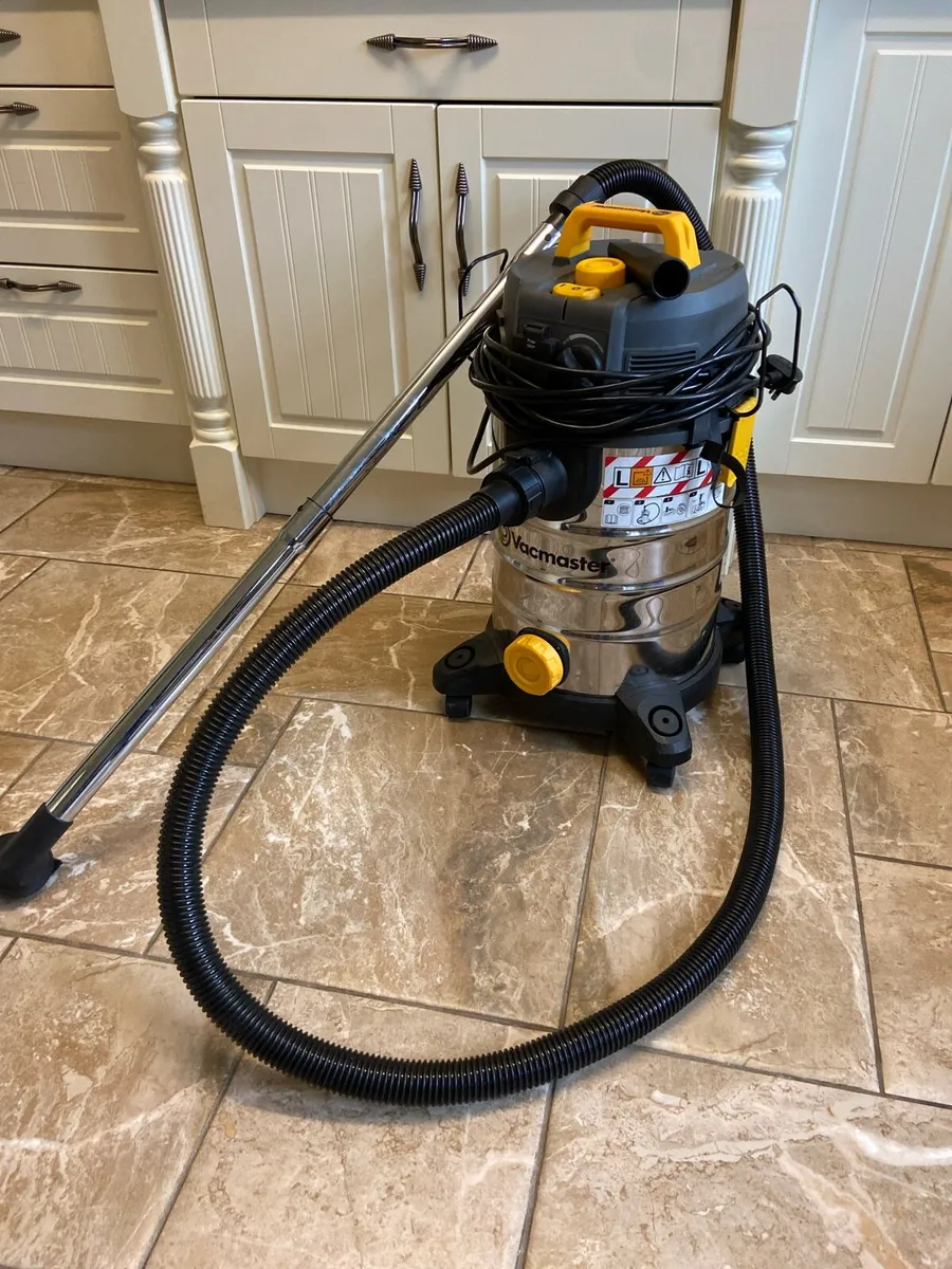 Vacmaster.  Wet &. Dry.  Vacuum - Image 1