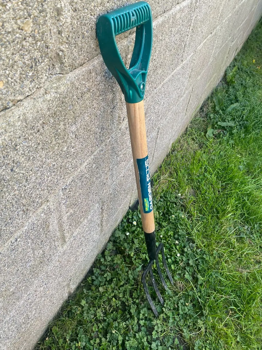 Garden fork in great condition - Image 4