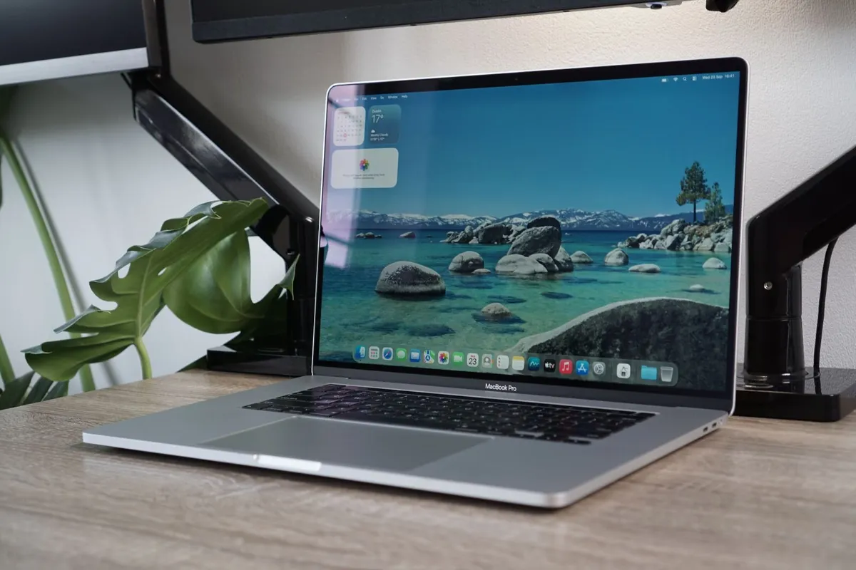 MacBook Pro 16" 2019 32GB | i7-9750H | 512GB | 4GB - Image 1