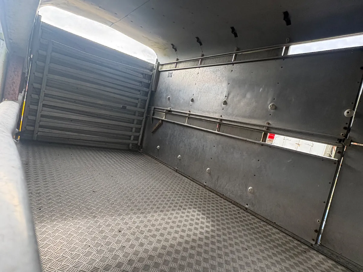 Ifor Williams 12ft dp cattle trailer - Image 3
