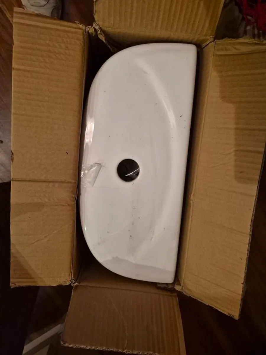 Toilet and Cistern - Image 3