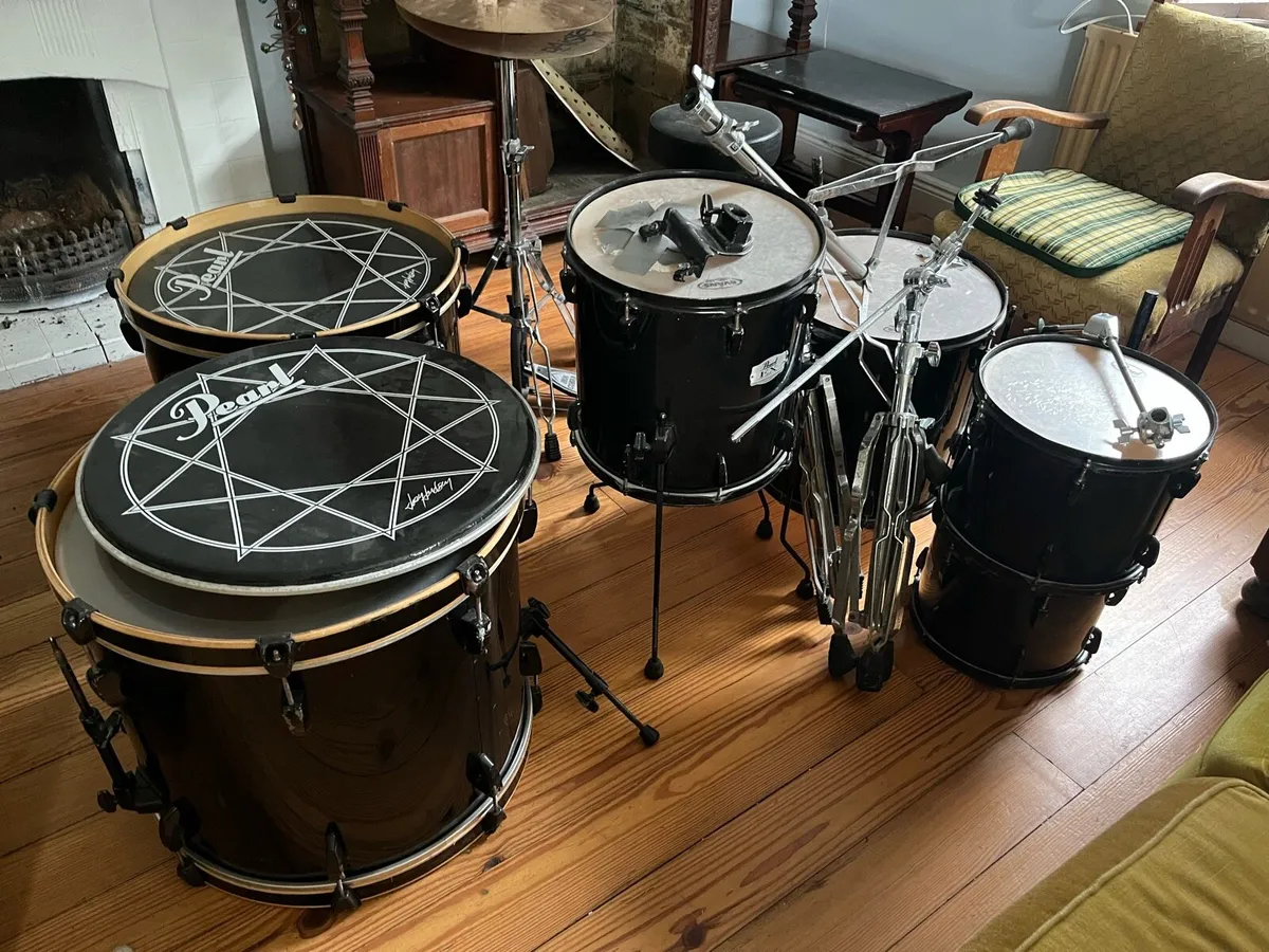 Drum kit - Image 1