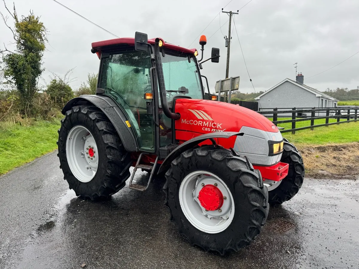 2006 McCormick c85 max 4wd - Image 4