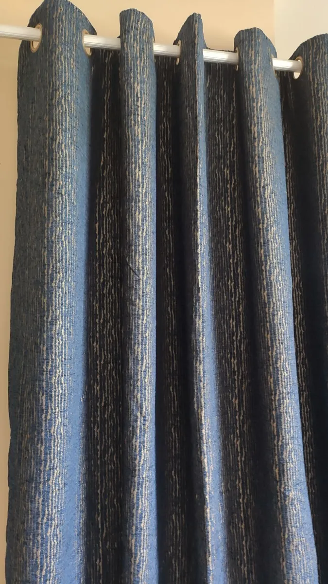 Curtains - Image 3