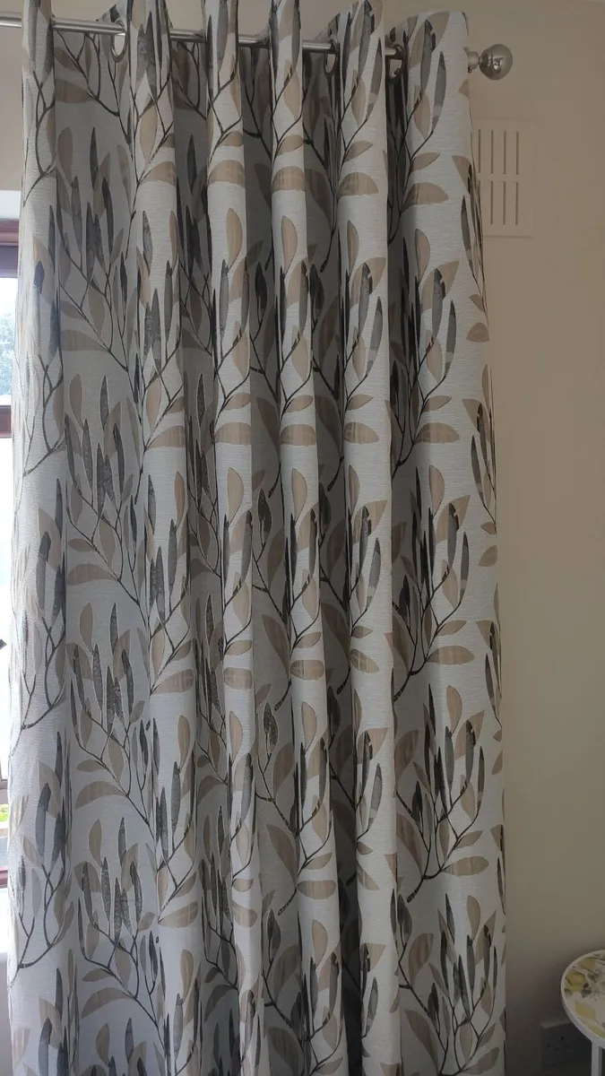 Curtains - Image 3