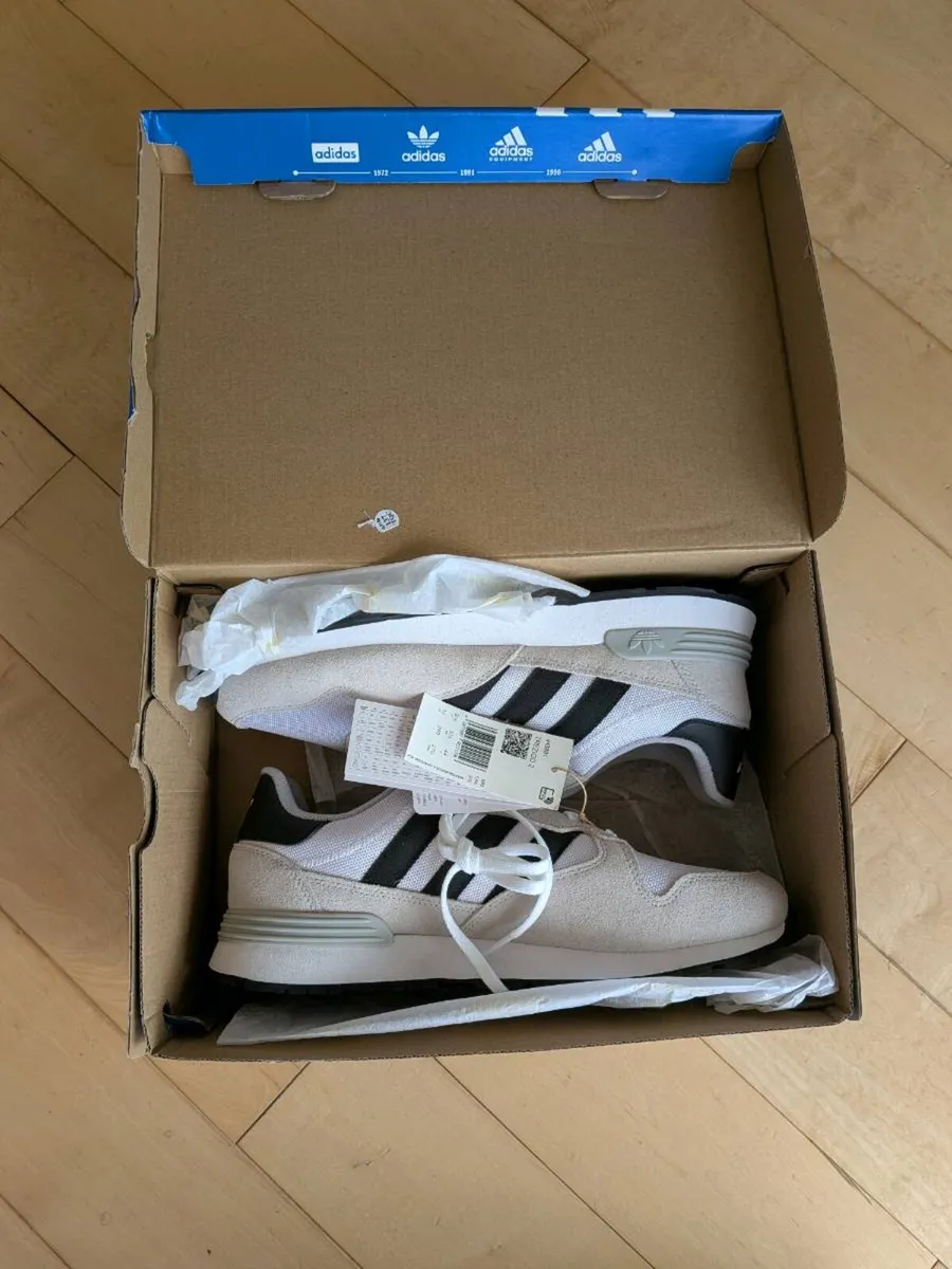 Brand New Mens Adidas Treziod 2 Trainers – Size UK - Image 2