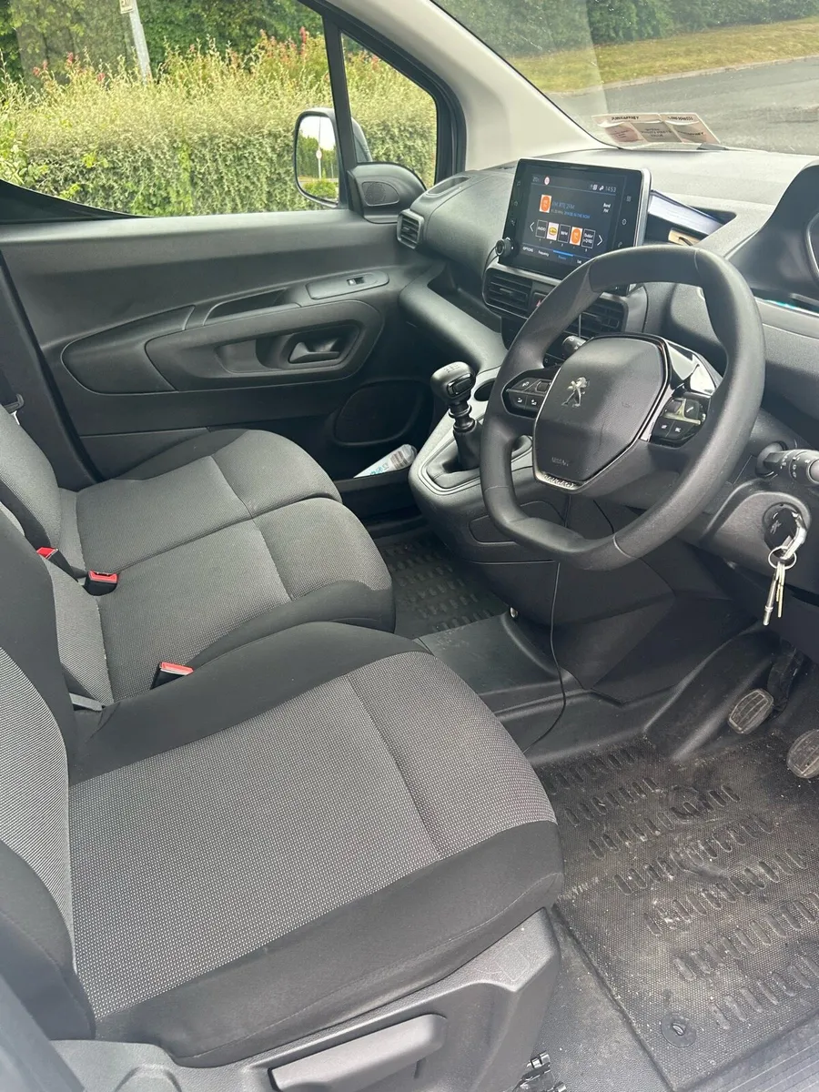 PEUGEOT PARTNER 2022 - Image 3