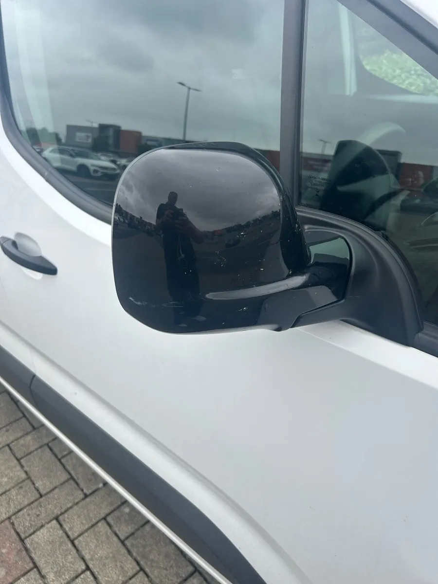 PEUGEOT PARTNER 2022 - Image 2