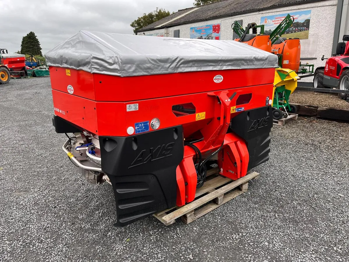 New Rauch 2.2 Ton Fertiliser Spreader - Image 3
