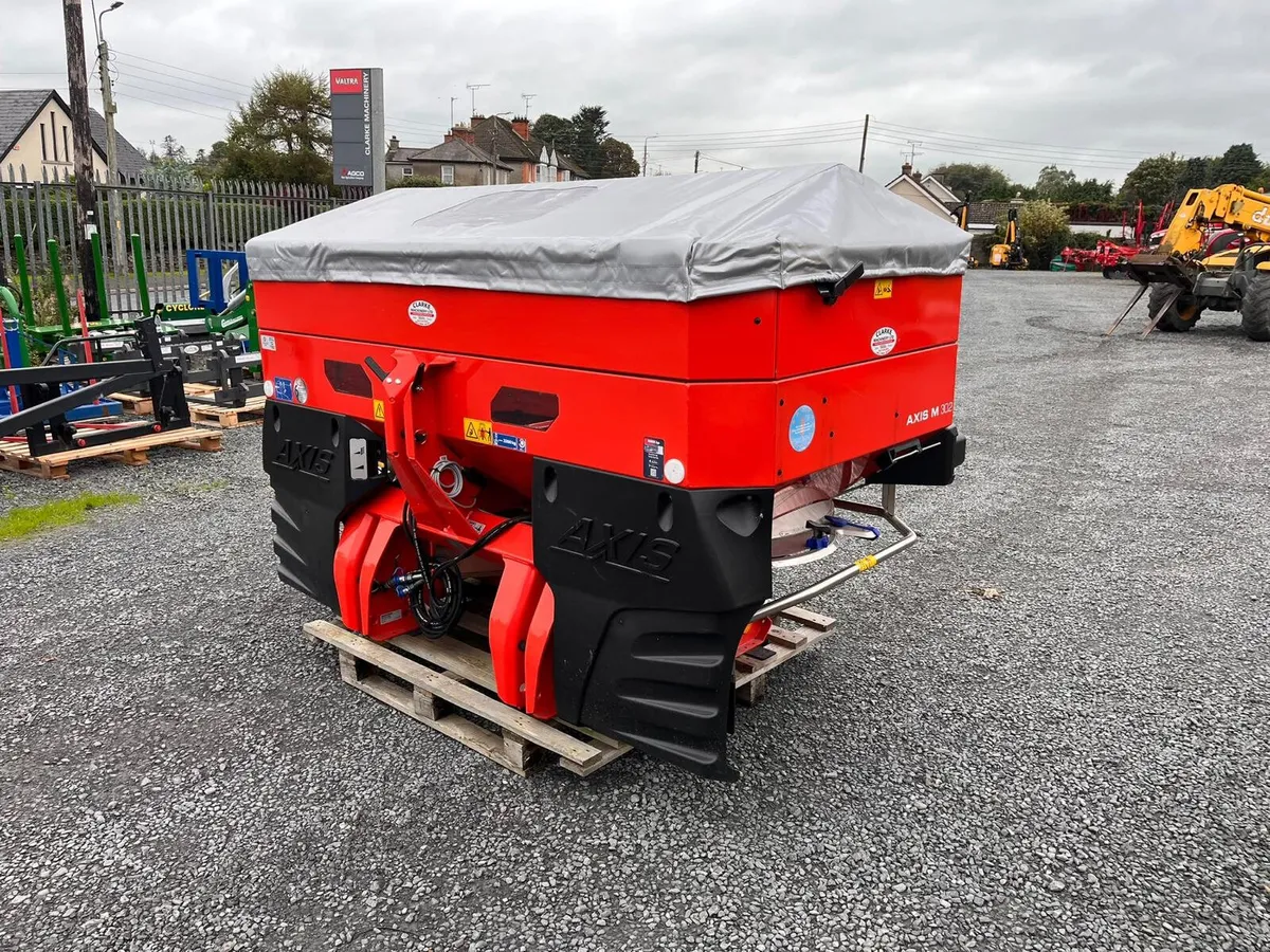 New Rauch 2.2 Ton Fertiliser Spreader - Image 4
