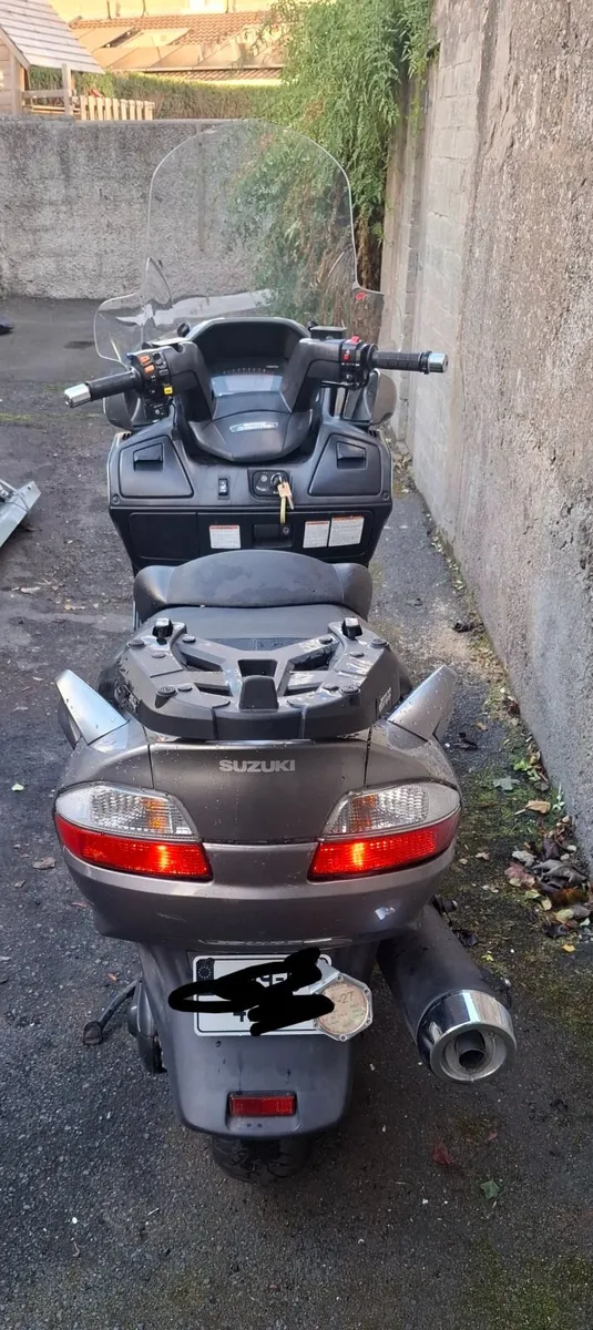 Suzuki Burgman Executive 650 - Image 2