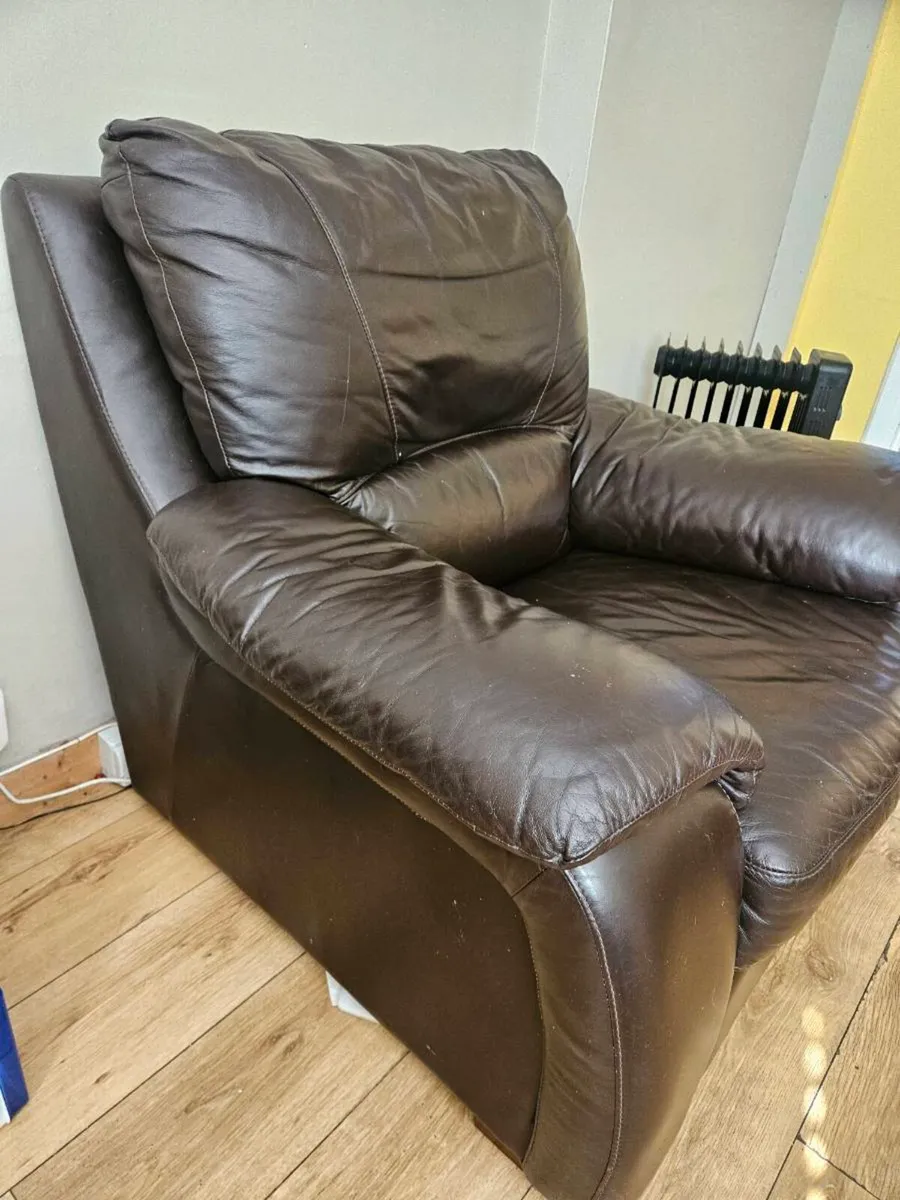 Armchair - Image 2