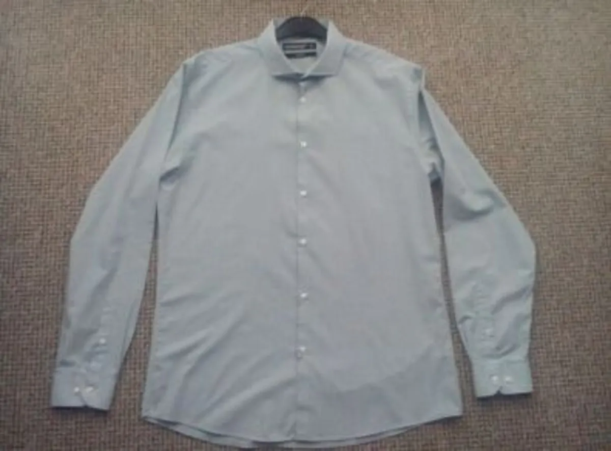 Men's Slim Fit Shirt.