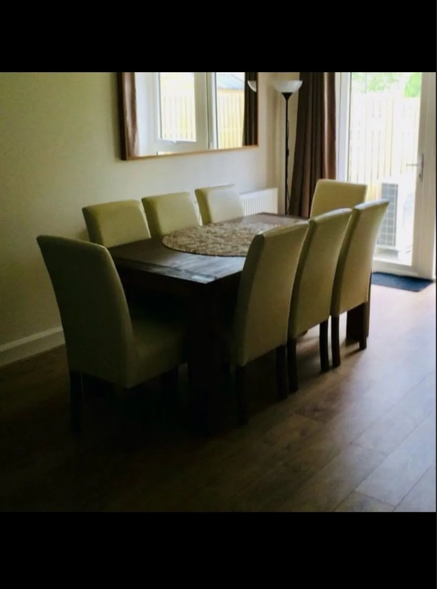 Dining Table with chairs - Image 1