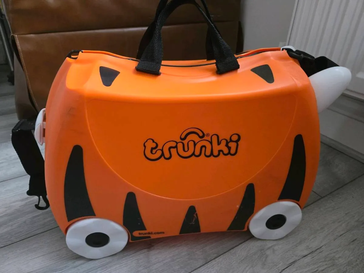 Kids Travel Trunkk - Image 1