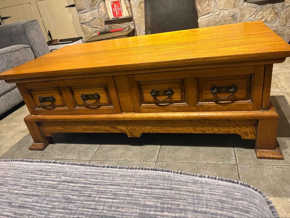 Coffee table/tv table - Image 1