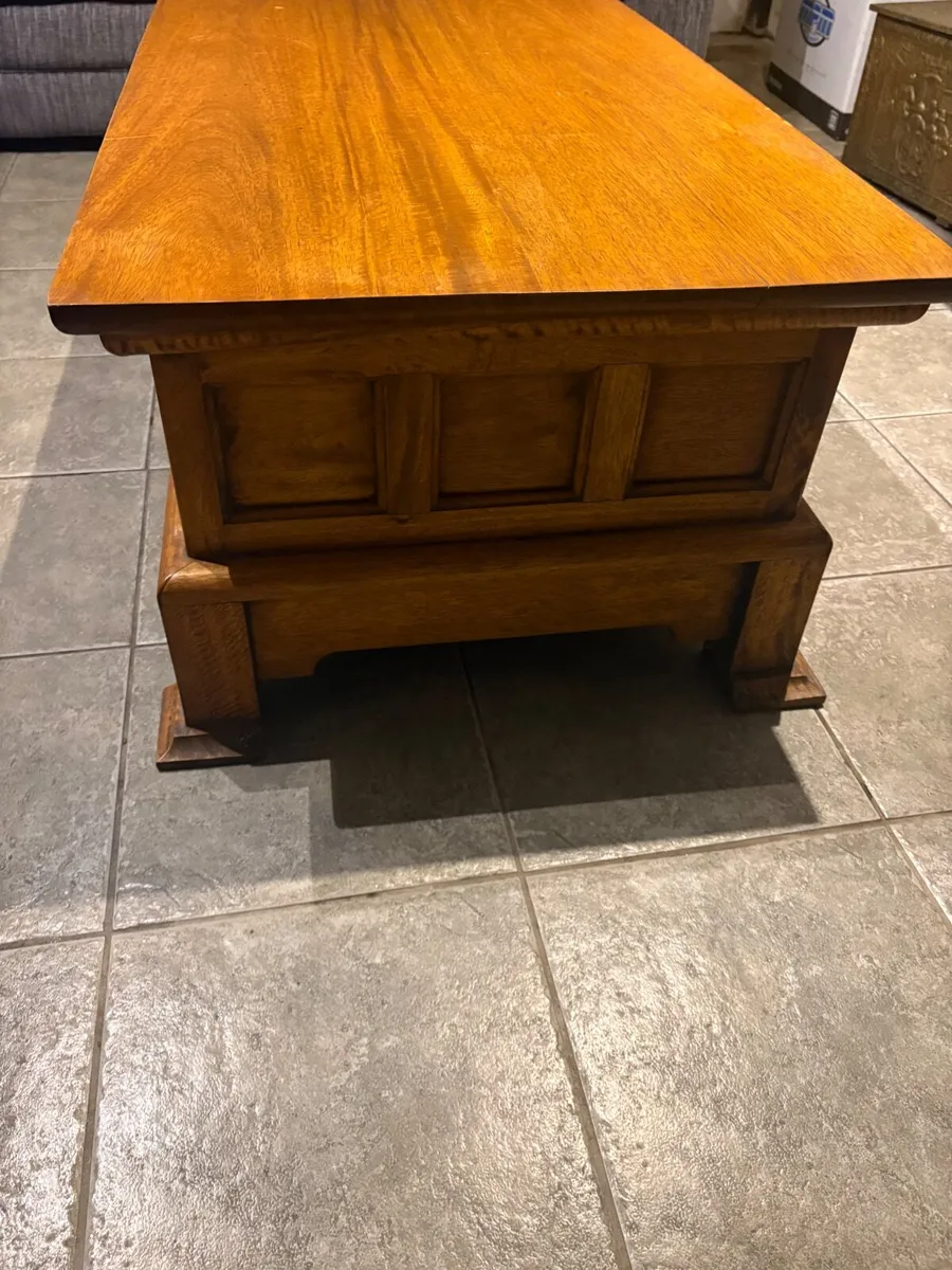 Coffee table/tv table - Image 2