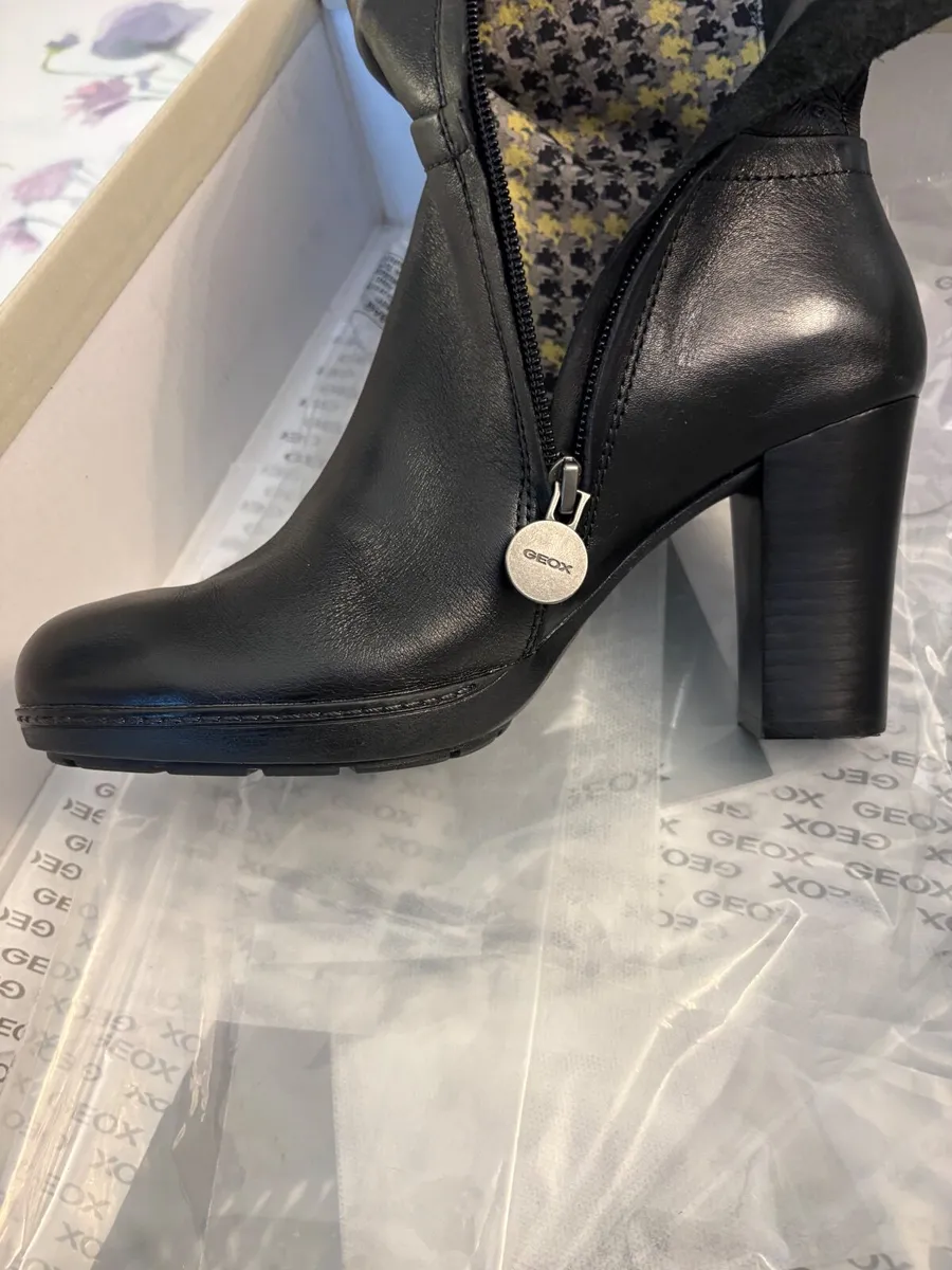 Ladies black leather boots 6 - Image 2